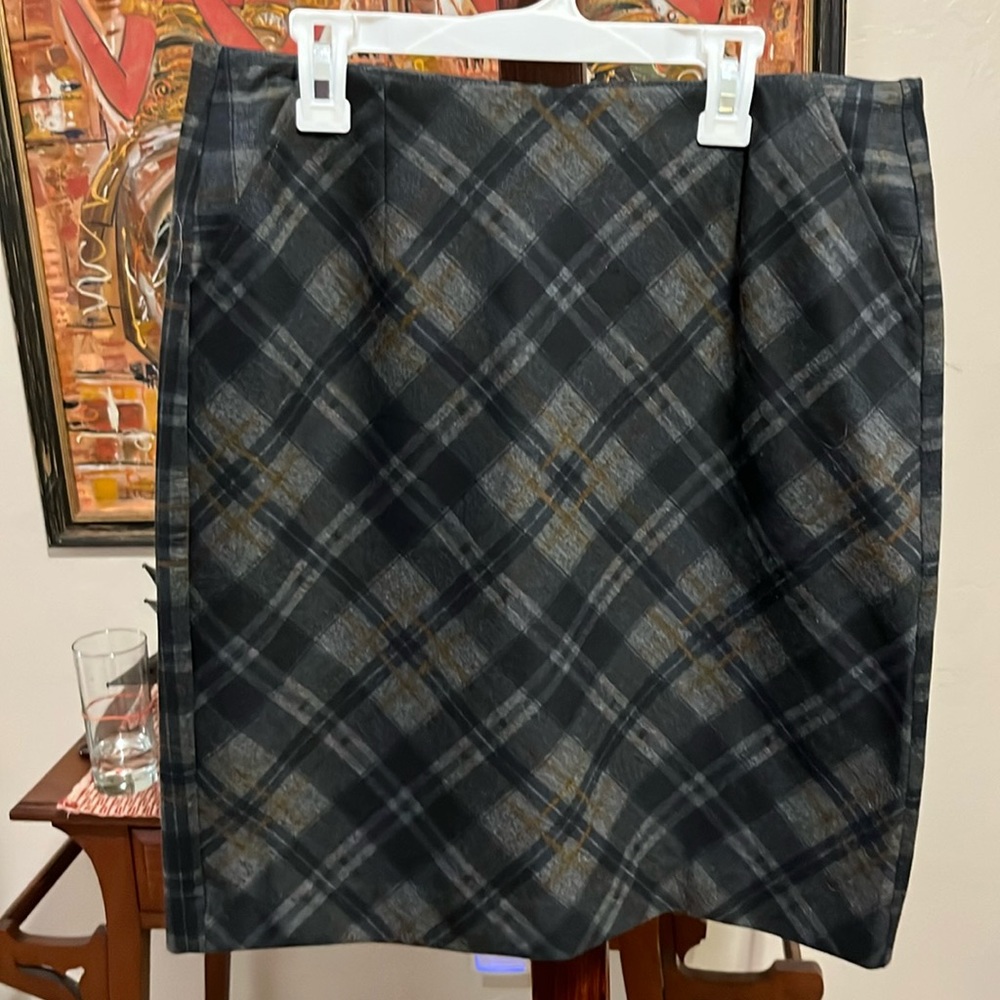 Cabi Step Out Plaid Skirt size 6